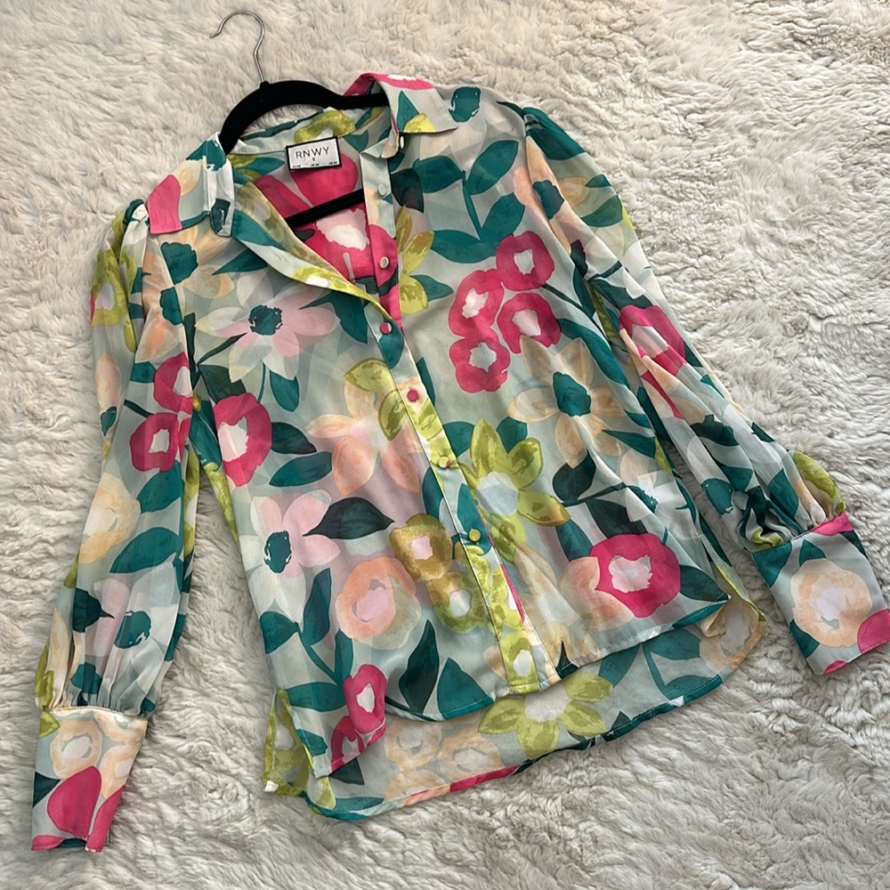 Spring Sheer Top Woman’s Small - Picture 2 of 6